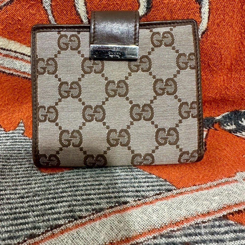 GUCCI ❤️🌟GG COMPACT WALLET ⭐️